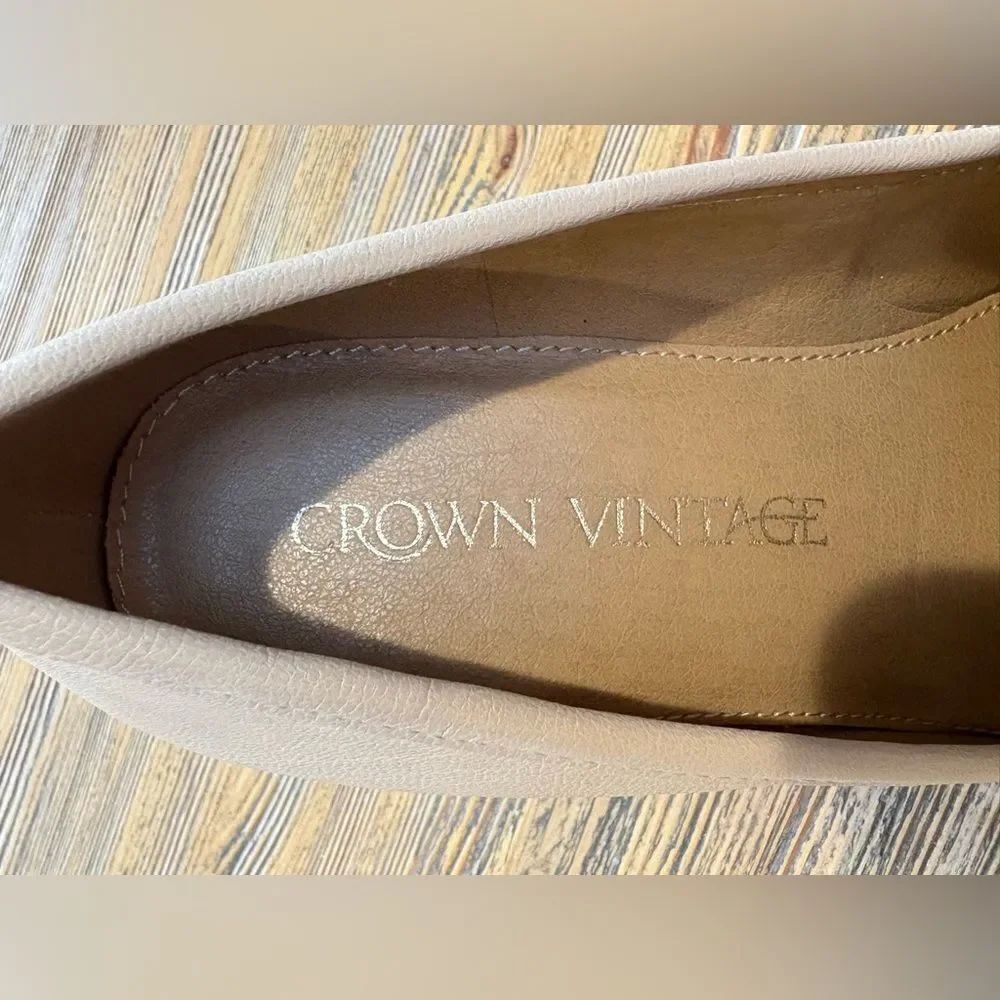 NWOT ! Crown Vintage Women's Beige Pump Heels - Picture 11 of 13
